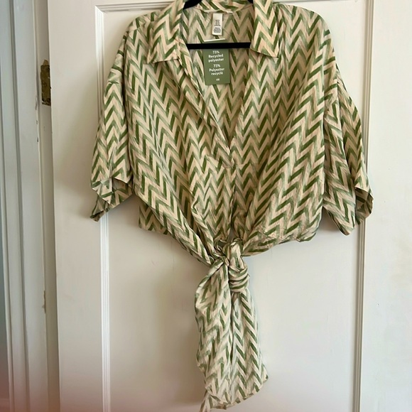 H&M green cream chevron cropped tie waist v neck blouse XXL 16 18 20% OF… - Picture 1 of 8